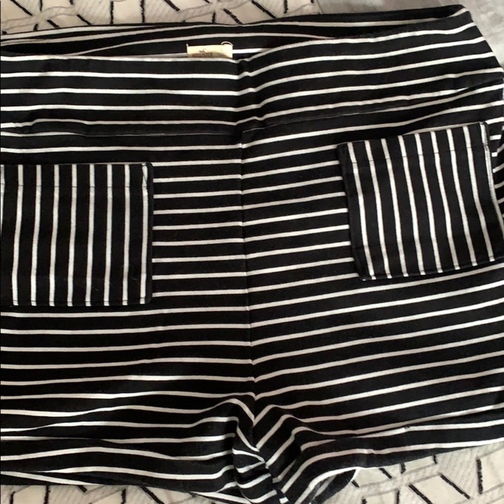 Hollister Striped Shorts - Festival - Front Pocket